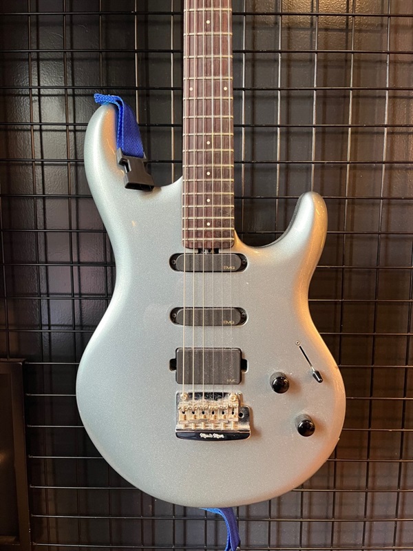 MUSICMAN LUKE Luke Blueの画像